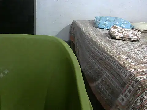 Snapshot of bosemalini chatting on October 2025 06:03:02 PM bosemalini online show from October 2025 06:03:02 PM