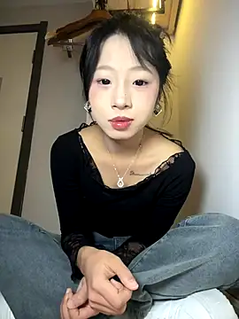 Snapshot of jingjing005 chatting on December 2025 06:44:02 AM jingjing005 online show from December 2025 06:44:02 AM