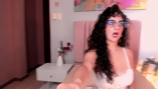 AmaraYasbel online show from March 2026 06:15:02 PM