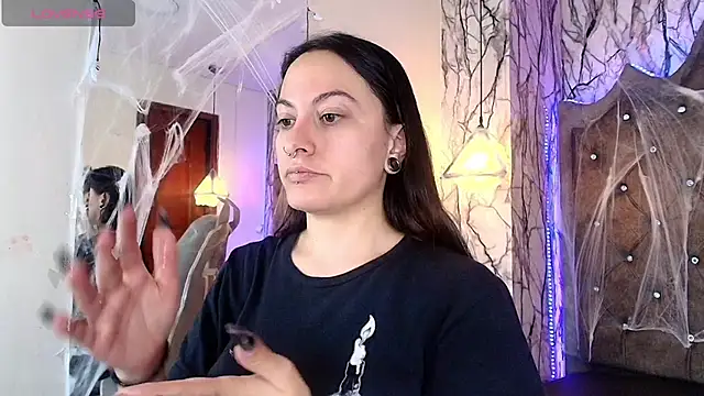 Zami Escobar of online show from October 2025 06:10:02 PM