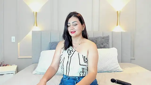 victoria bourne online show from October 2025 07:14:01 PM