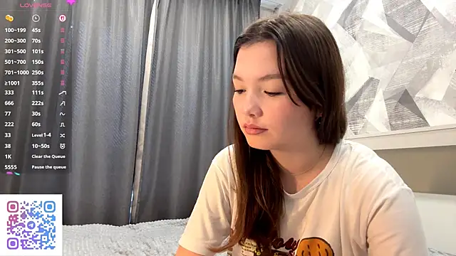 KiraVelvet online show from October 2025 08:07:02 AM