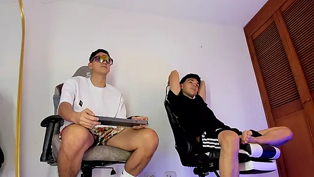 sotooliver3 online show from March 2026 08:22:02 PM