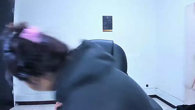 ScarletDoll online show from November 2025 04:00:02 AM