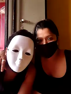 Snapshot of Hottie_couple69 chatting on September 2025 06:17:01 AM Hottie couple69 online show from September 2025 06:17:01 AM