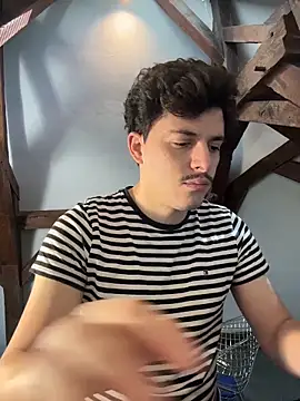 Snapshot of dock_75 chatting on November 2025 10:48:02 AM dock 75 online show from November 2025 10:48:02 AM