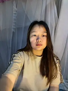 Snapshot of Hinne07 chatting on November 2025 12:31:02 AM Hinne07 online show from November 2025 12:31:02 AM