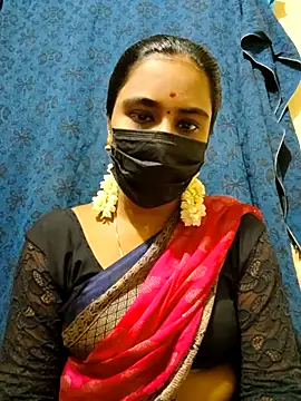 Snapshot of mini-queen chatting on November 2025 07:42:01 AM mini-queen online show from November 2025 07:42:01 AM