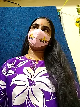 mini-queen online show from March 2026 06:03:01 PM