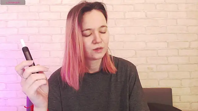 Ericha Stone online show from April 2026 01:43:02 AM