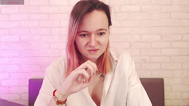 Snapshot of Ericha_Stone chatting on April 2026 01:30:02 AM Ericha Stone online show from April 2026 01:30:02 AM