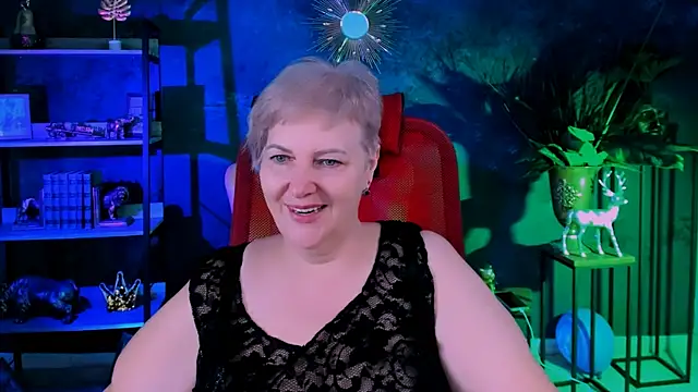 MaryMogan online show from November 2025 05:35:02 PM