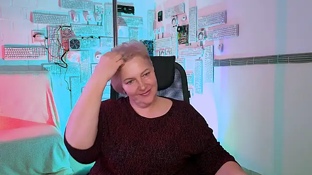 MaryMogan online show from November 2025 03:02:01 PM