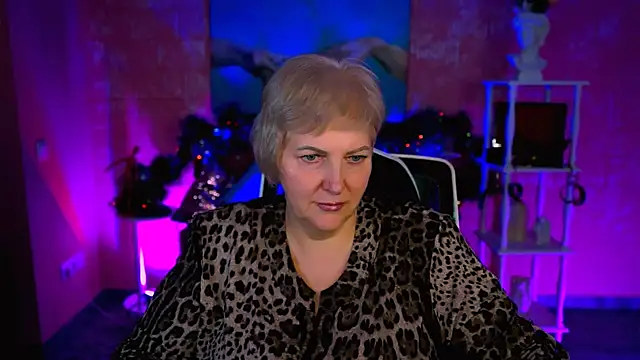 MaryMogan online show from December 2025 01:06:01 PM