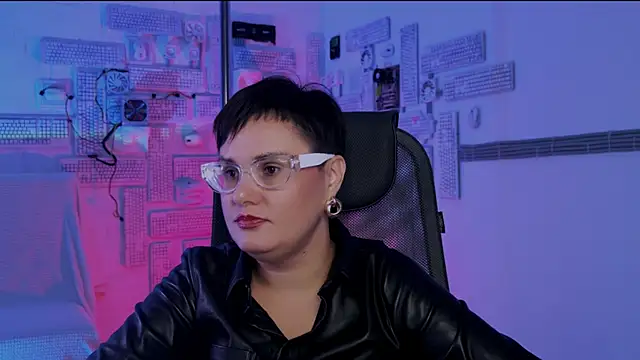 LauraDavidsons online show from November 2025 05:00:01 PM