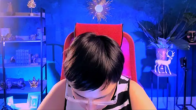 Snapshot of LauraDavidsons chatting on January 2026 05:38:02 PM LauraDavidsons online show from January 2026 05:38:02 PM