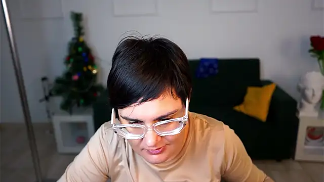 Snapshot of LauraDavidsons chatting on January 2026 06:39:01 AM LauraDavidsons online show from January 2026 06:39:01 AM