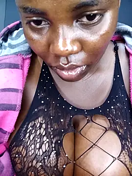 Snapshot of TheSpiceyQueen chatting on October 2025 08:27:02 AM TheSpiceyQueen online show from October 2025 08:27:02 AM