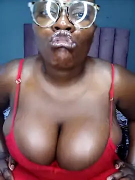 Snapshot of TheSpiceyQueen chatting on November 2025 06:45:02 AM TheSpiceyQueen online show from November 2025 06:45:02 AM