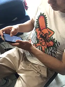 John ZZ7 online show from June 2026 09:40:01 PM