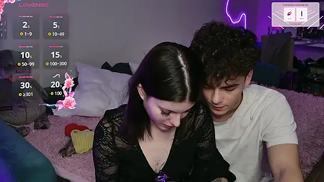 Snapshot of Alice18James chatting on October 2025 07:44:02 PM Alice18James online show from October 2025 07:44:02 PM