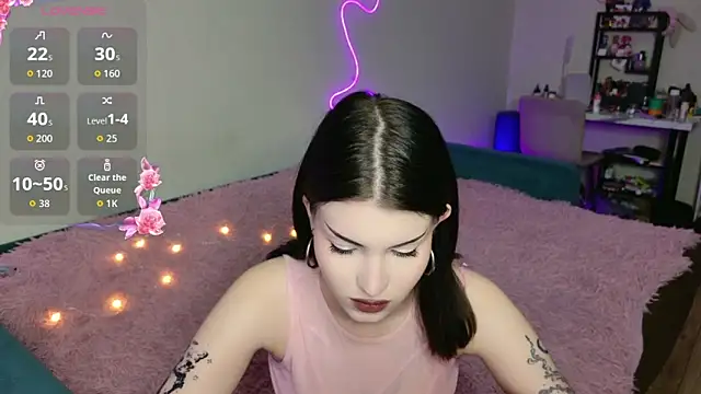 Snapshot of Alice18James chatting on December 2025 06:34:01 PM Alice18James online show from December 2025 06:34:01 PM