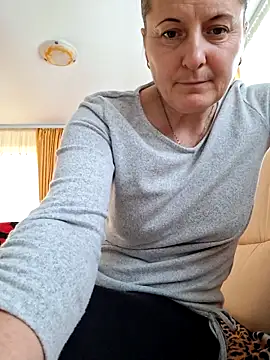 Fluturas2 online show from November 2025 01:10:01 PM