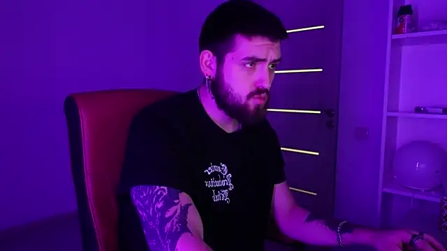 Snapshot of Mike_Platano chatting on November 2025 09:40:01 PM Mike Platano online show from November 2025 09:40:01 PM