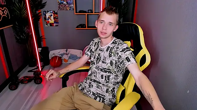 Snapshot of TimBlaks chatting on October 2025 05:17:01 AM TimBlaks online show from October 2025 05:17:01 AM