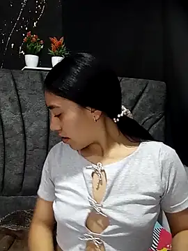 Snapshot of AmberGold- chatting on September 2025 09:12:02 AM AmberGold- online show from September 2025 09:12:02 AM