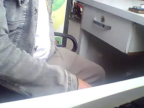 AMCIKSEVER42 online show from December 2025 12:32:01 PM