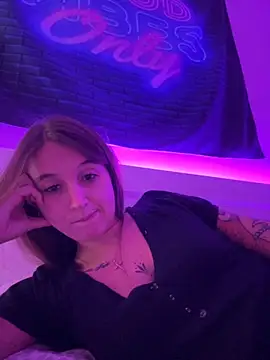 Snapshot of duomagique_off chatting on September 2025 09:04:02 PM duomagique off online show from September 2025 09:04:02 PM