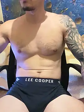 fronkie9384 online show from October 2025 05:56:02 PM