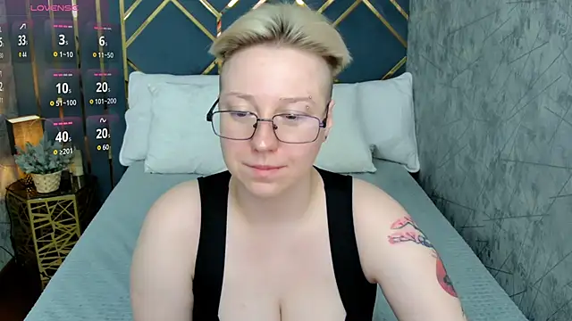 Snapshot of AlexandraGreen chatting on December 2025 04:14:02 PM AlexandraGreen online show from December 2025 04:14:02 PM