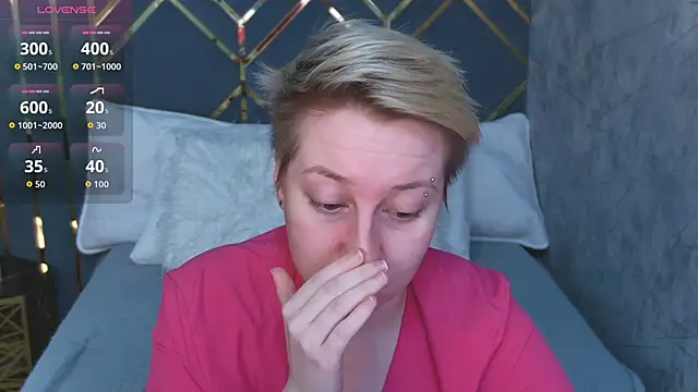 Snapshot of AlexandraGreen chatting on February 2026 09:07:01 PM AlexandraGreen online show from February 2026 09:07:01 PM