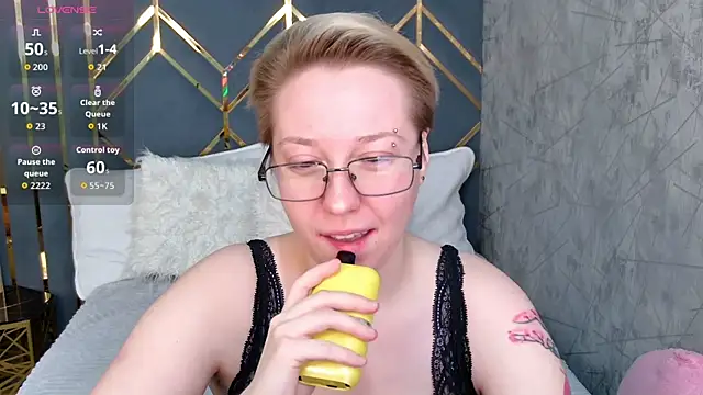 Snapshot of AlexandraGreen chatting on February 2026 09:10:01 PM AlexandraGreen online show from February 2026 09:10:01 PM