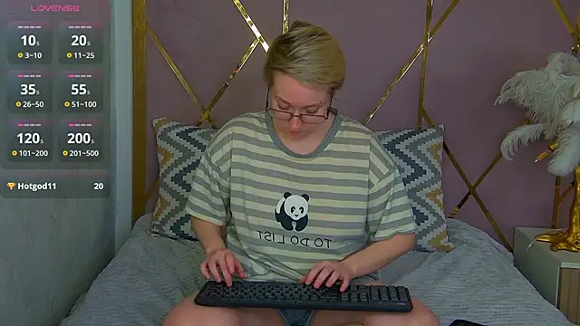 Snapshot of AlexandraGreen chatting on February 2026 10:20:02 PM AlexandraGreen online show from February 2026 10:20:02 PM