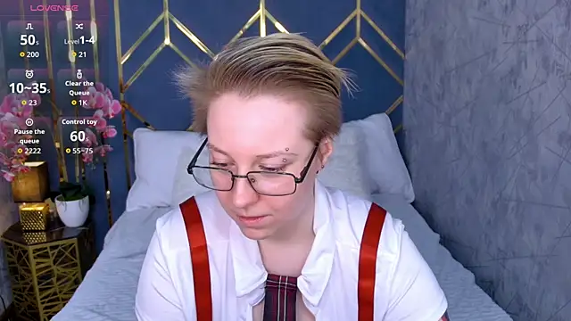 Snapshot of AlexandraGreen chatting on February 2026 09:05:02 PM AlexandraGreen online show from February 2026 09:05:02 PM