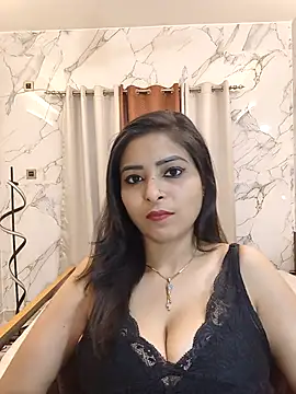 QUEEN-ADITI online show from February 2026 06:07:01 PM