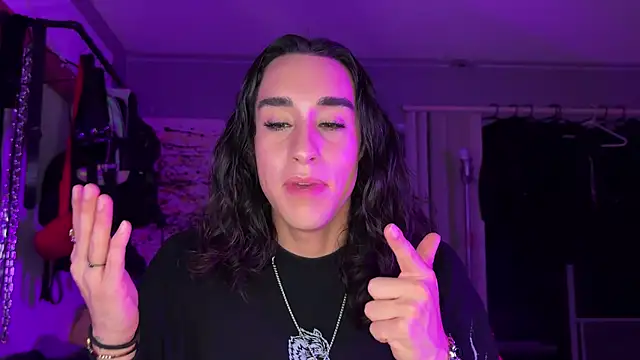 xoFrankie online show from November 2025 03:04:01 AM