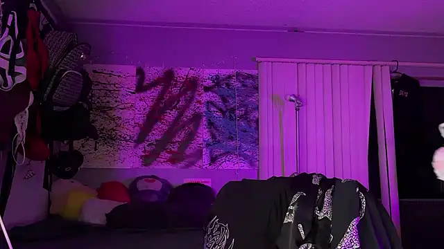 Snapshot of xoFrankie chatting on December 2025 07:59:01 AM xoFrankie online show from December 2025 07:59:01 AM