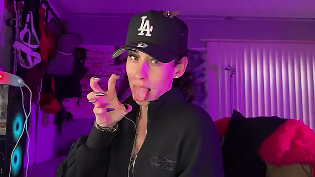 Snapshot of xoFrankie chatting on January 2026 11:41:02 PM xoFrankie online show from January 2026 11:41:02 PM