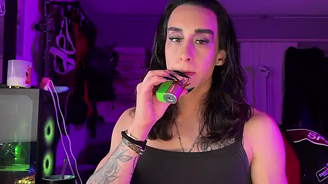 Snapshot of xoFrankie chatting on January 2026 01:33:01 AM xoFrankie online show from January 2026 01:33:01 AM