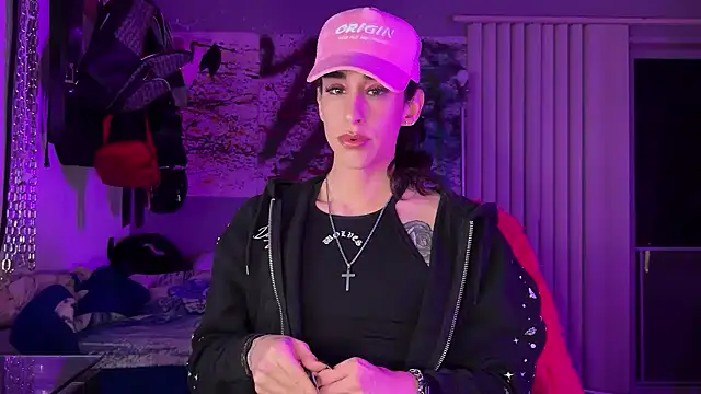 Snapshot of xoFrankie chatting on February 2026 05:08:02 AM xoFrankie online show from February 2026 05:08:02 AM