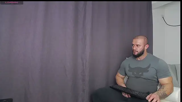 Snapshot of RickyMiami1 chatting on November 2025 06:08:02 PM RickyMiami1 online show from November 2025 06:08:02 PM