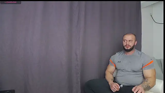 Snapshot of RickyMiami1 chatting on November 2025 04:51:01 PM RickyMiami1 online show from November 2025 04:51:01 PM