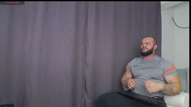 Snapshot of RickyMiami1 chatting on November 2025 06:17:01 PM RickyMiami1 online show from November 2025 06:17:01 PM