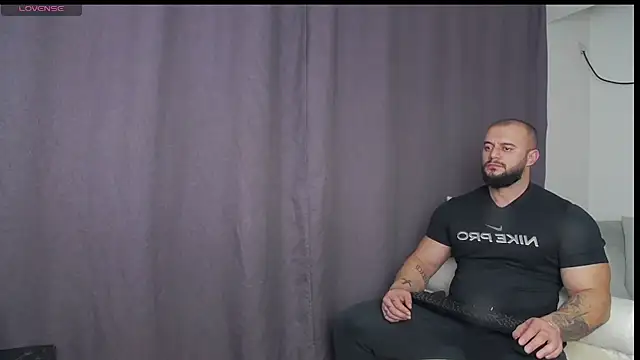 Snapshot of RickyMiami1 chatting on November 2025 06:29:01 PM RickyMiami1 online show from November 2025 06:29:01 PM