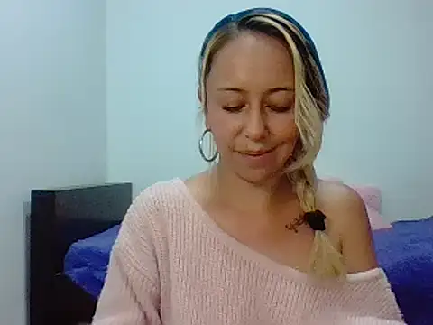 leah susman online show from September 2025 02:04:01 AM