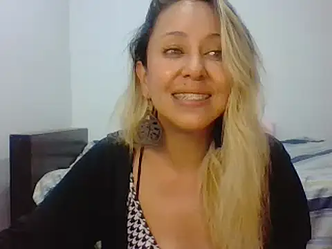 leah susman online show from October 2025 01:57:01 AM